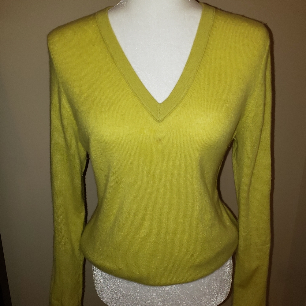 Cashmere Sweater in Chartreuse
